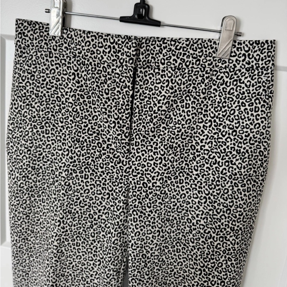 Ann Taylor Pants White Black Cheetah Leopard Print Modern Stretch Size 4, EUC - Picture 3 of 8